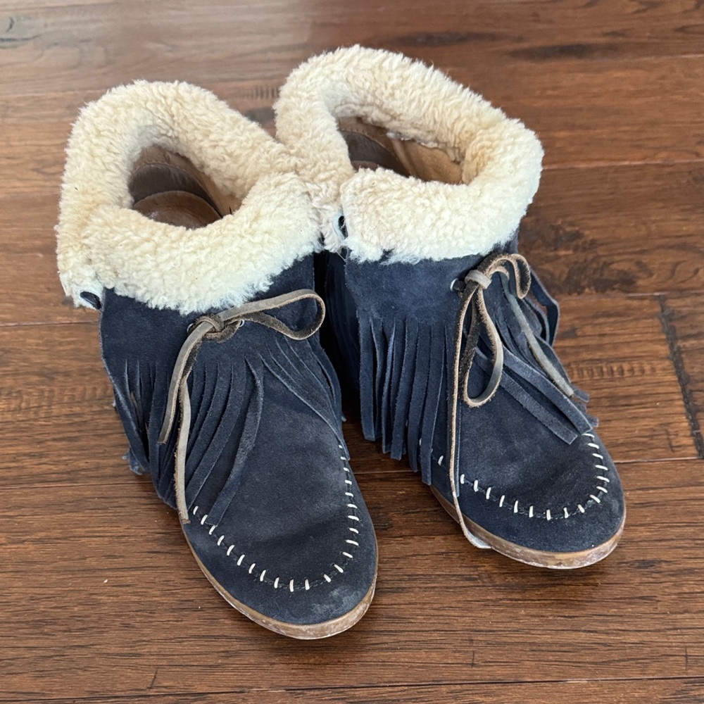 Koolaburra blue Shearling Lined Boots 39